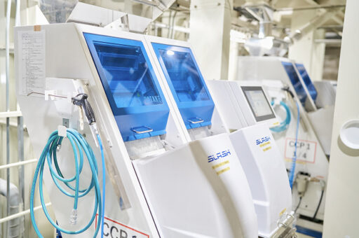 着色粒や透明な異物も確実に取り除きます